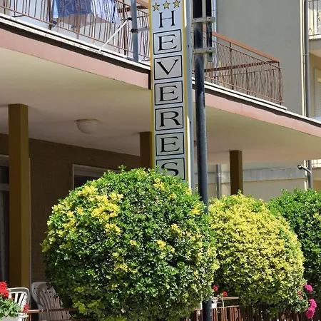 Everest Hotel